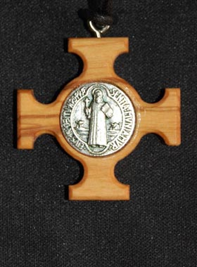Croix M�daillon Saint Beno�t