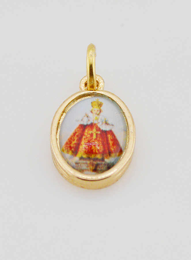 Médaille Enfant Jésus de Prague Dorée - 15mm (pic 2)