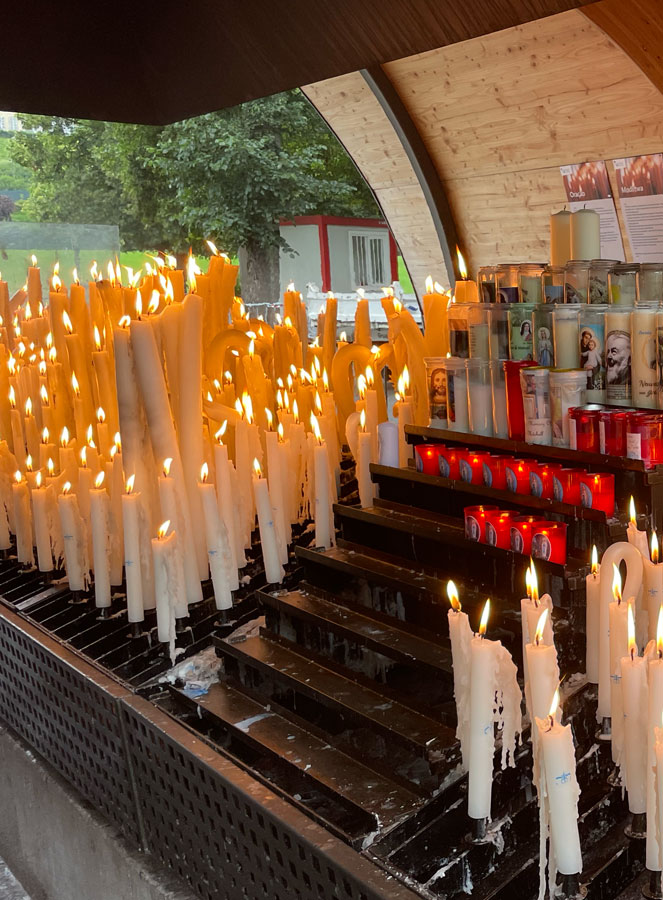 Une bougie 15 kilos et votre Prière déposées à Lourdes (pic 2)