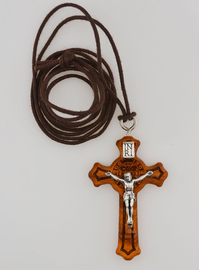 Croix de Saint Benoît en Bois d'Olivier + Cordon (pic 2)