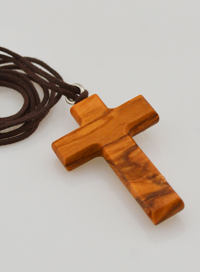 Pendentif Croix en Bois d'Olivier avec le Christ Argenté (pic 4)