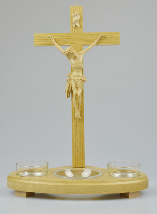 Crucifix du Christ en Bois sur Socle avec Bougies (pic 2)
