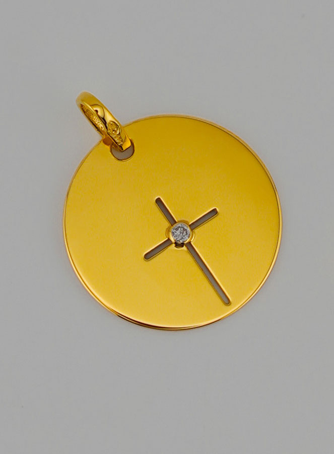 Médaille Croix de Jésus Ajourée en Or et 1 Diamant (pic 2)