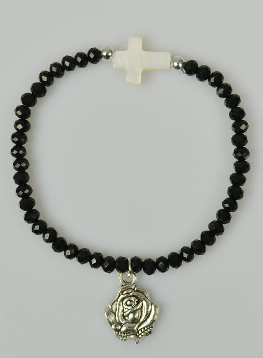 Bracelet Religieux en Cristal Noir et Croix en Nacre (pic 2)