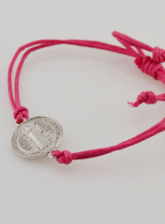Bracelet Médaille de Saint Benoît - Rose Fuschia (pic 2)