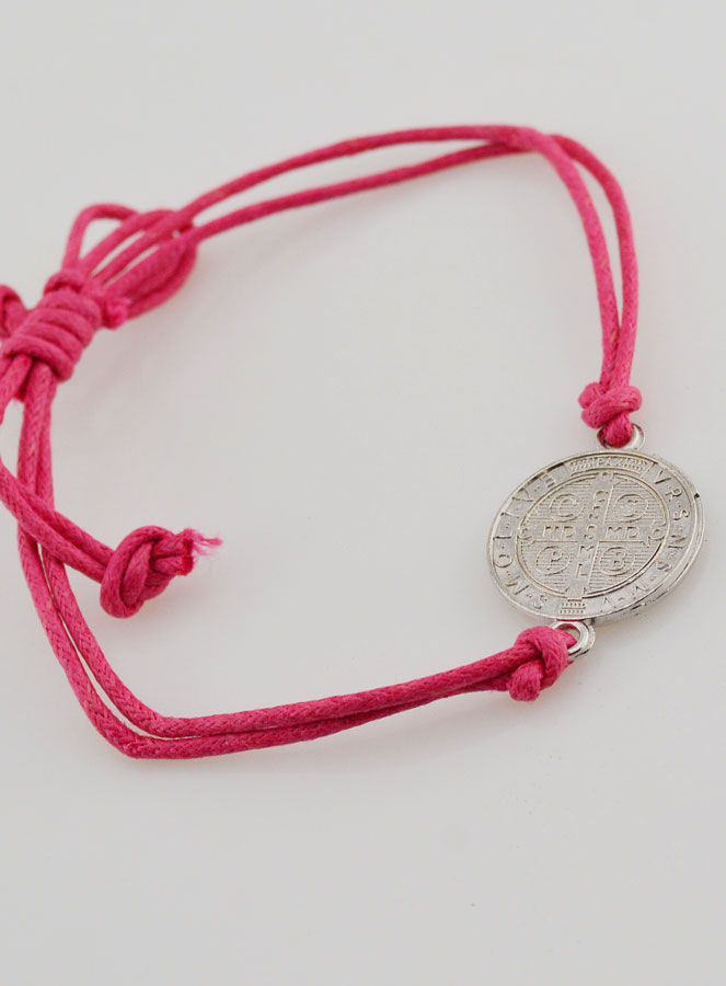 Bracelet Médaille de Saint Benoît - Rose Fuschia (pic 3)