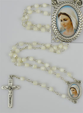 Chapelet en Perles de Nacre Véritable - Médaille Vierge de Medjugorje (pic 1)