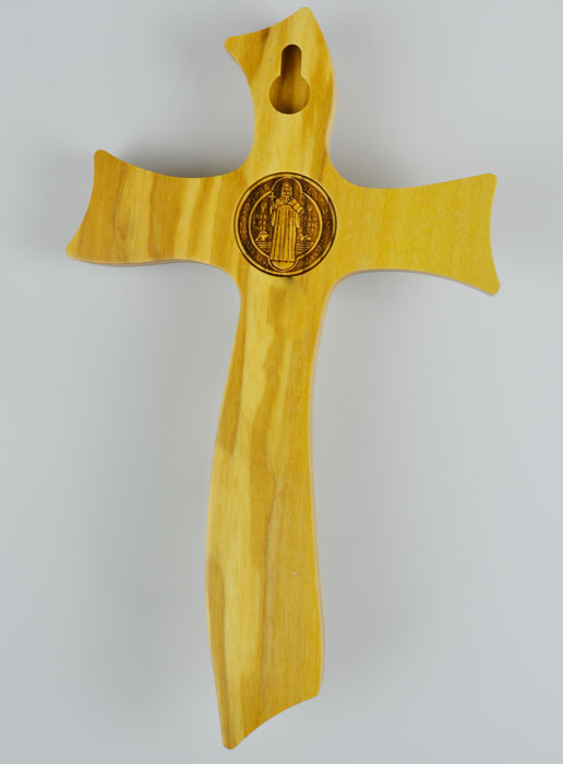 Croix de Saint Benoît en Bois d'Olivier - 18cm (pic 3)
