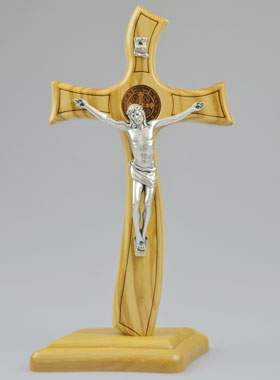 Crucifix sur Socle de Saint Benoît en Bois d'Olivier - 22cm (pic 1)