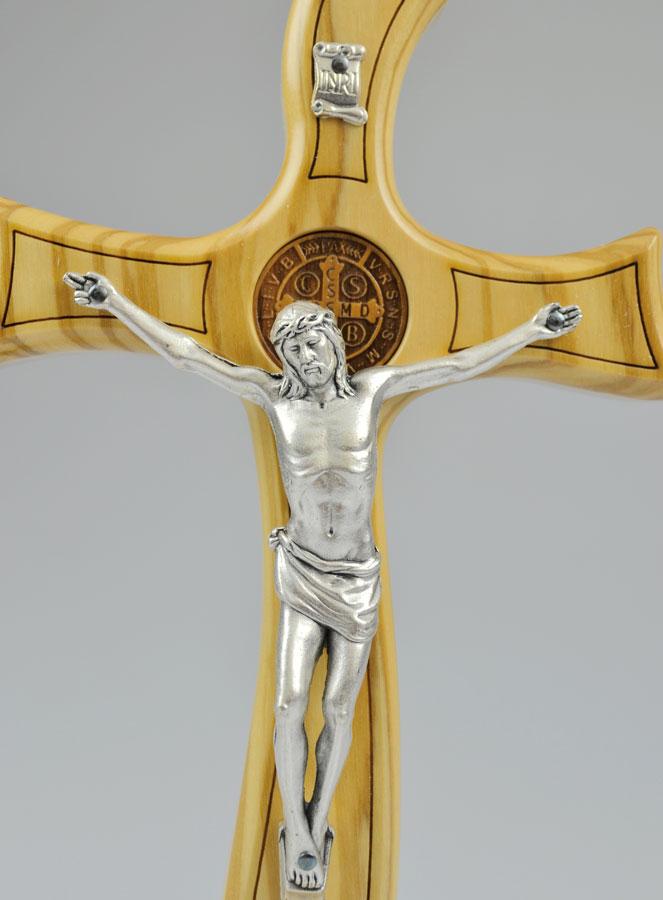 Crucifix sur Socle de Saint Benoît en Bois d'Olivier - 22cm (pic 3)