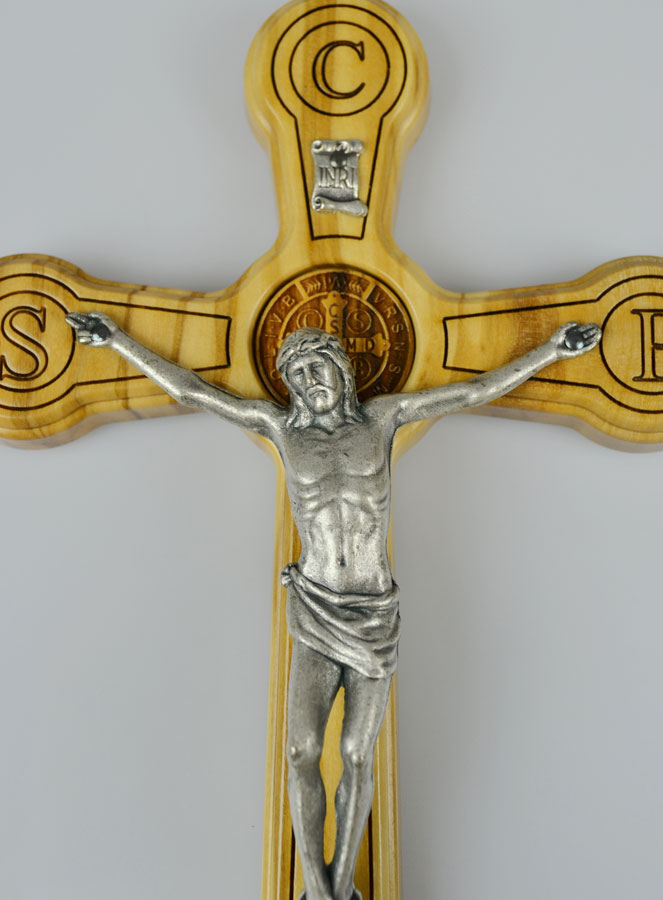 Crucifix de Saint Benoît en Bois d'Olivier - 20x12cm (pic 3)