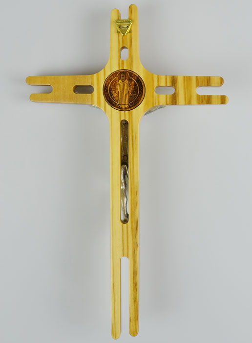Croix de Saint Benoît en Bois d'Olivier - 19x12cm (pic 3)