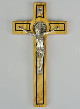 Crucifix de Saint Benoît en Bois d'Olivier - 20 x11cm (pic 1)