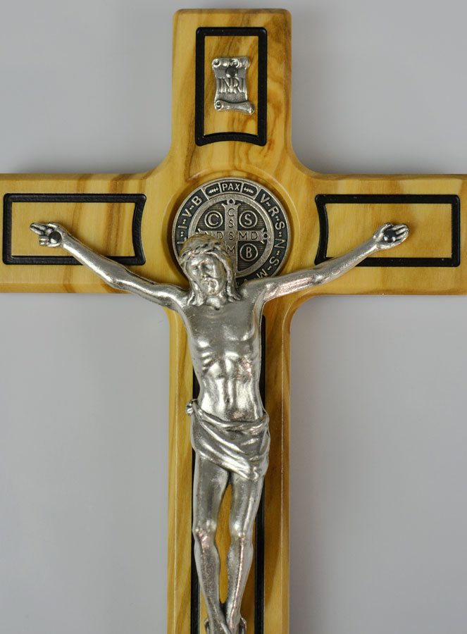 Crucifix de Saint Benoît en Bois d'Olivier - 20 x11cm (pic 3)