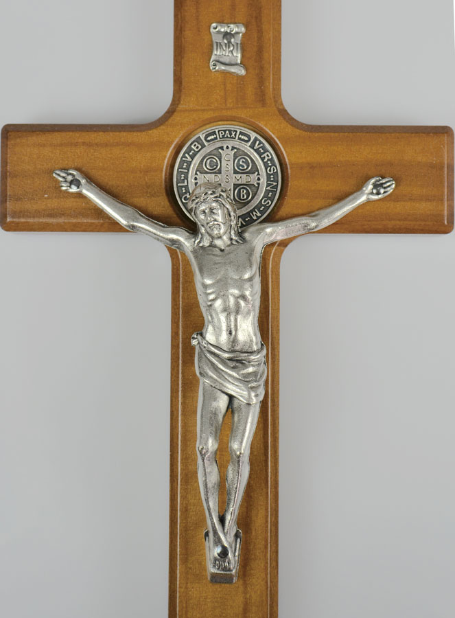Crucifix de Saint Benoît en Bois Foncé - 20 x11cm (pic 3)