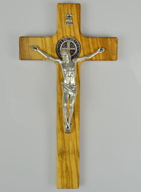 Crucifix de Saint Benoît en Bois Clair - 20 x 11 cm (pic 1)