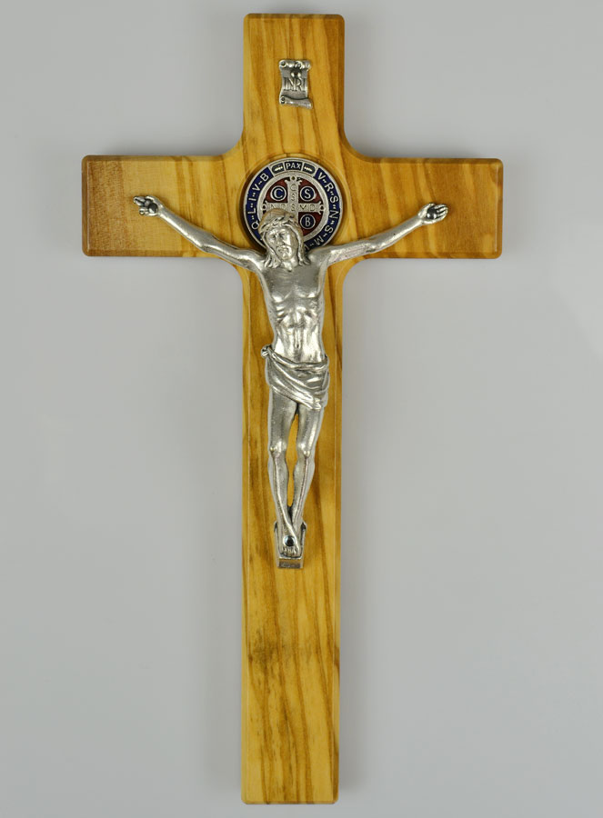 Crucifix de Saint Benoît en Bois Clair - 20 x 11 cm (pic 2)