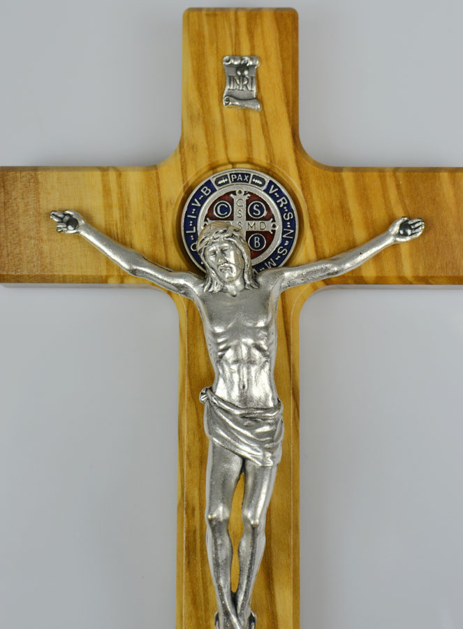 Crucifix de Saint Benoît en Bois Clair - 20 x 11 cm (pic 4)