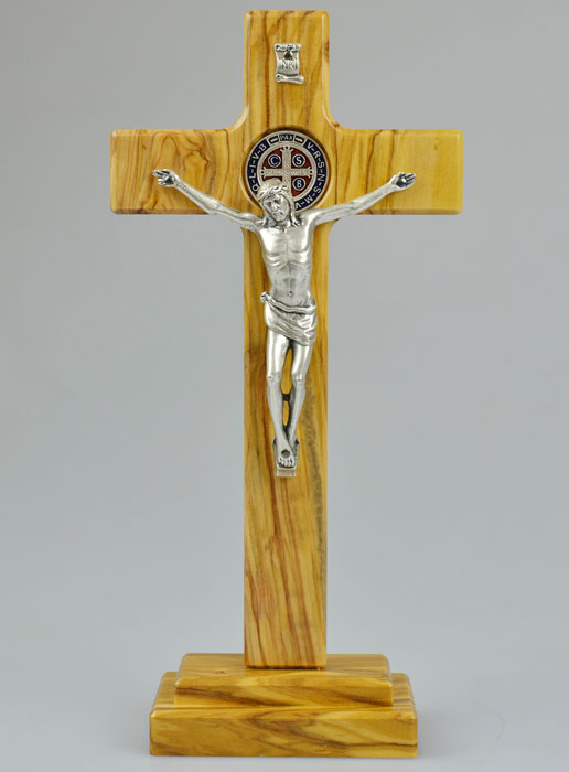 Croix de Saint Benoît en Bois Clair sur Socle - 22 x 11 cm (pic 2)