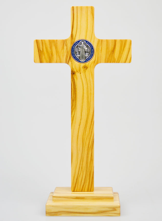 Croix de Saint Benoît en Bois Clair sur Socle - 22 x 11 cm (pic 4)