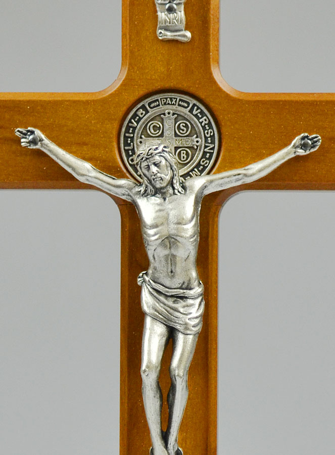 Crucifix de Saint Benoît en Bois Foncé sur Socle - 22cm (pic 3)