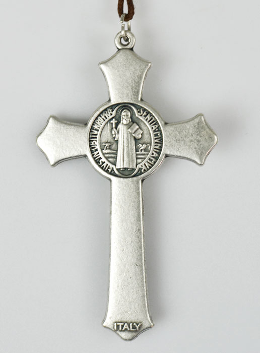 Pendentif Croix de Saint Benoit avec Cordon (pic 3)
