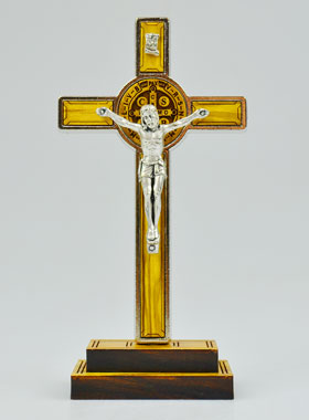 Croix de Saint Benoît en Bois sur Socle - 14cm (pic 1)