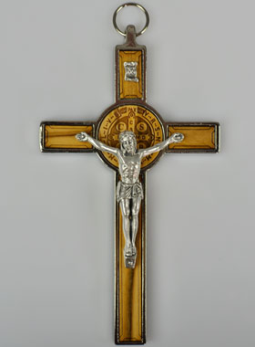 Crucifix de Protection Saint Benoît en Bois - 13cm (pic 1)