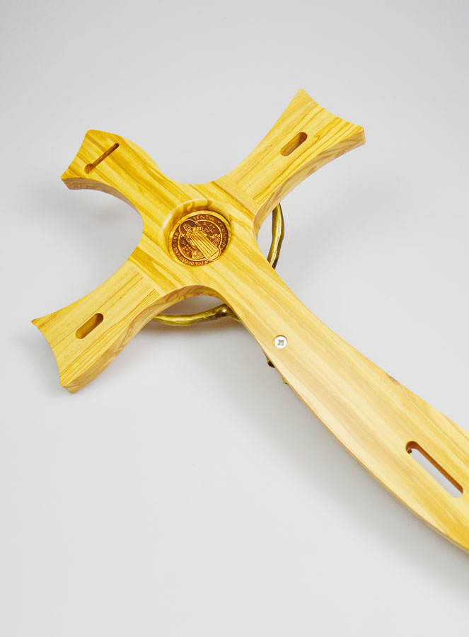 Grande Croix Murale de Saint Benoît en Bois et Bronze - 48cm (pic 4)
