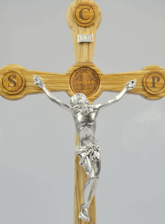 Crucifix de Saint Benoît en Bois d'Olivier et Bronze - 52cm (pic 4)