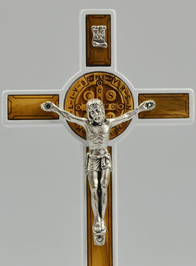 Crucifix de Saint Benoît en Bois sur Socle - 14cm (pic 3)
