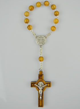 Dizainier en Bois d'Olivier - Croix et Médaille de Saint Benoît (pic 1)