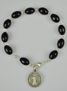 Bracelet Dizainier Bois Noir - Croix et Médaille de Saint Benoît (pic 1)