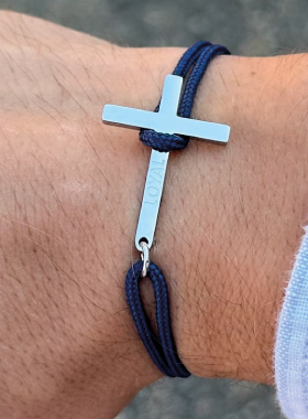 Bracelet avec Croix Argentée sur Cordon Marine - Taille Femme (pic 1)