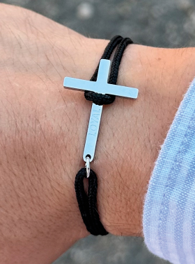 Bracelet avec Croix Argentée sur Cordon Noir - Taille Femme (pic 1)