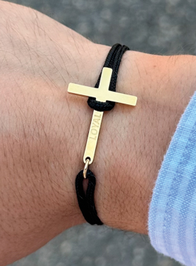 Bracelet avec Croix Dorée sur Cordon Noir - Taille Femme (pic 1)