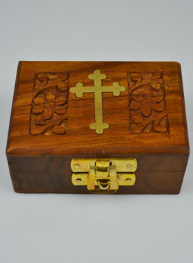 Boîte à Chapelet en Bois Sculpté & Croix en Bronze (pic 1)