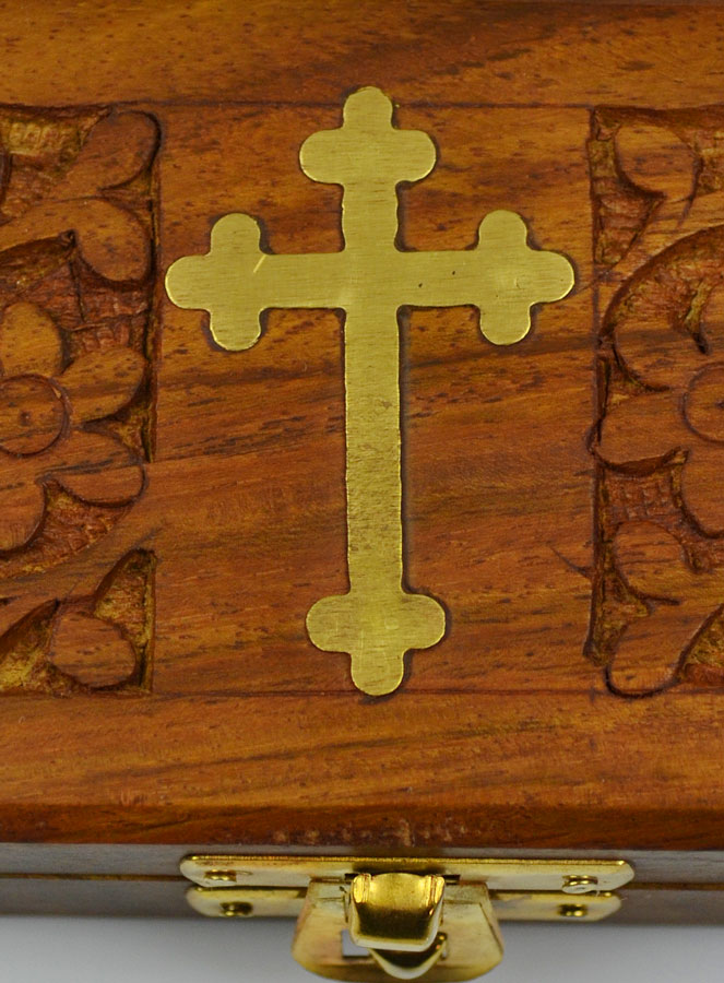 Boîte à Chapelet en Bois Sculpté & Croix en Bronze (pic 3)