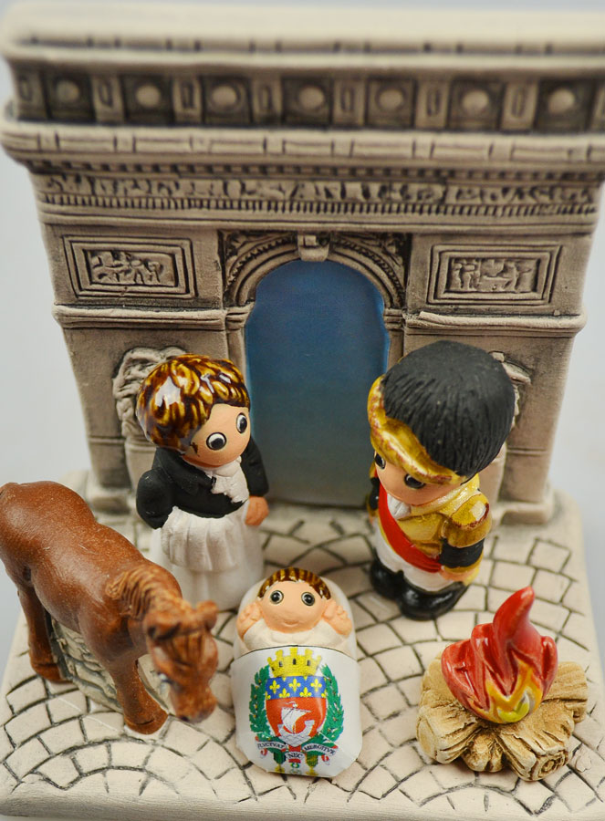 Crèche de Noël du Monde - Nativité Paris: Arc de Triomphe (pic 3)