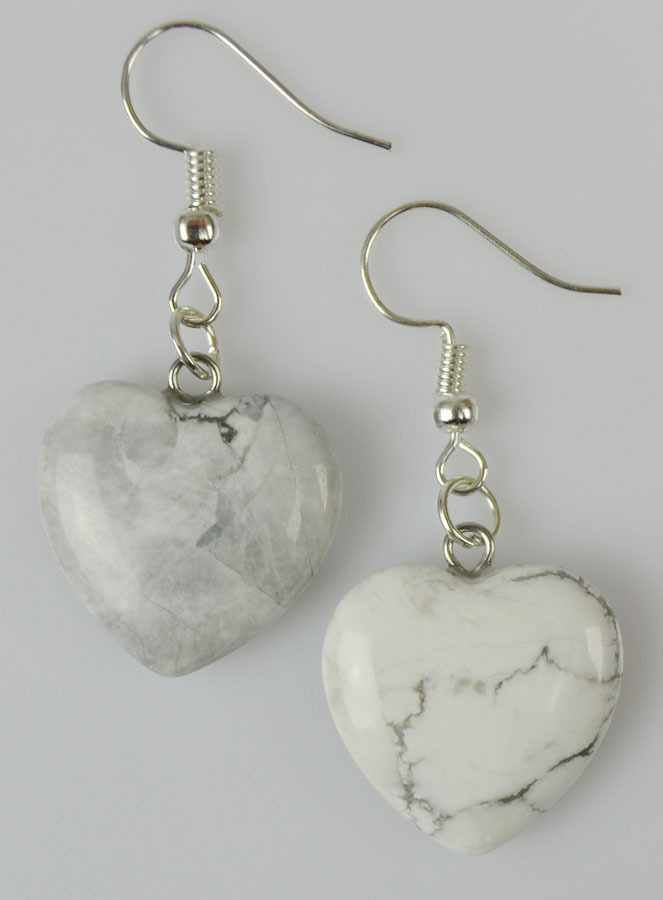 Boucles d'Oreilles Coeur Howlite 20mm (pic 2)