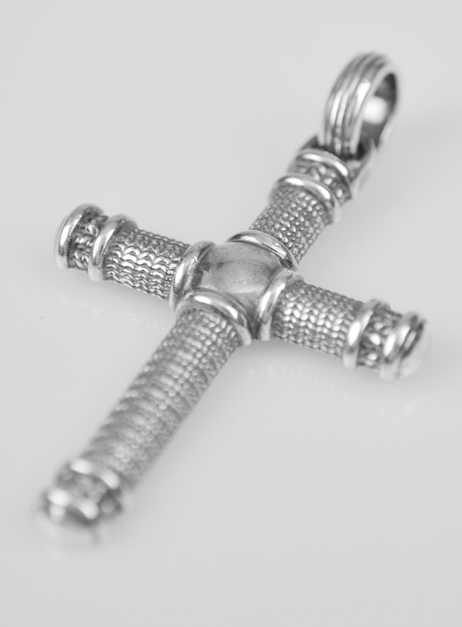 Pendentif Croix Tribale Sculptée en Argent Massif (pic 3)
