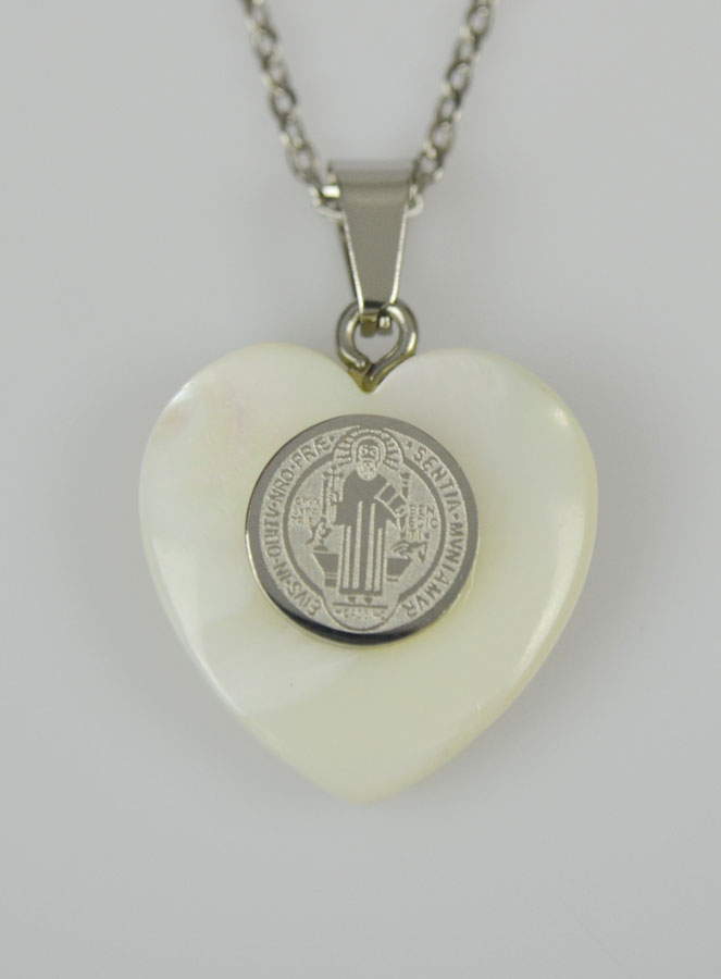 Collier Religieux Coeur de Nacre & Médaille St Benoît - Argent (pic 2)