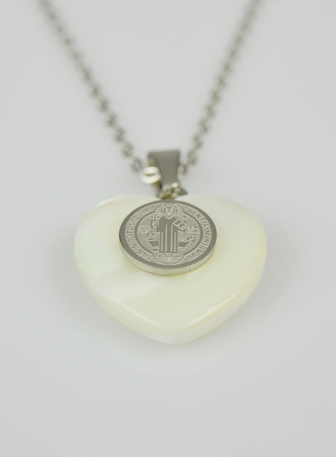Collier Religieux Coeur de Nacre & Médaille St Benoît - Argent (pic 3)