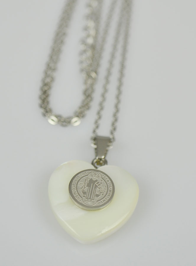 Collier Religieux Coeur de Nacre & Médaille St Benoît - Argent (pic 4)