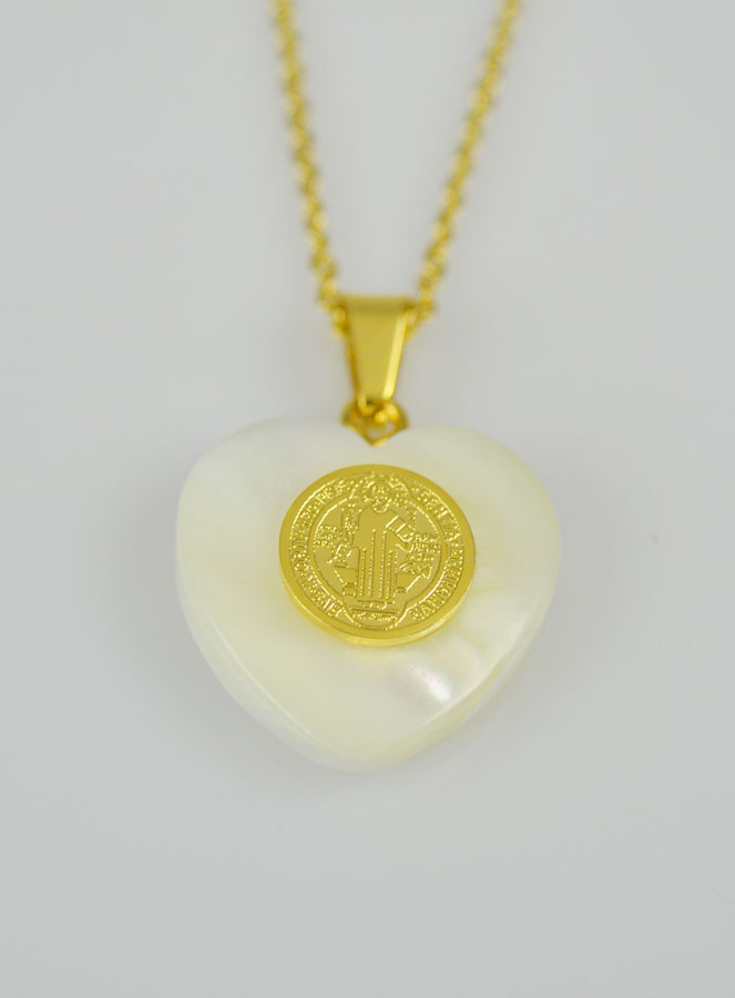 Collier Religieux Coeur de Nacre & Médaille St Benoît - Or (pic 3)