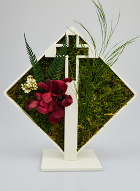 Décoration Florale Stabilisée - Croix Bronze Blanc sur Socle (pic 1)