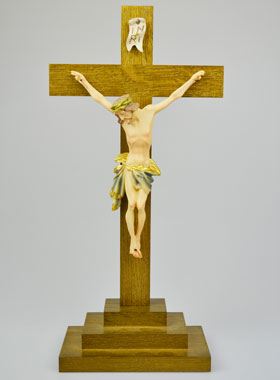 Crucifix du Christ Peint à la Main et Bois Brun - 30 cm (pic 1)