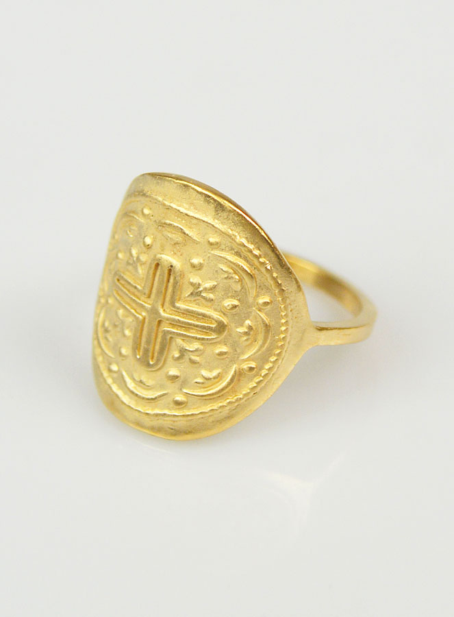 Bague Croix du Christ Sculptée - Plaqué Or - Taille 50 (pic 2)