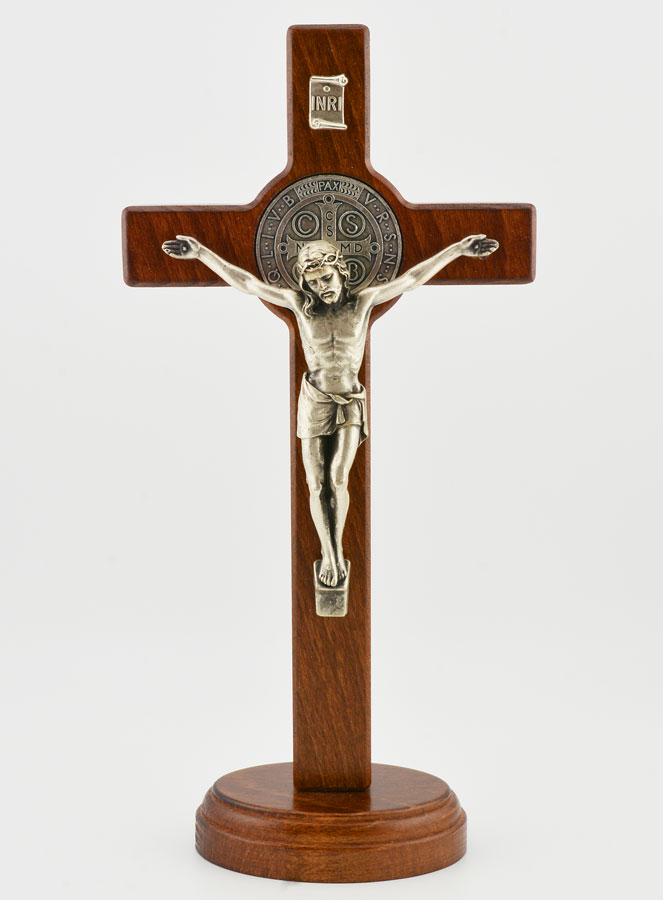 Crucifix Croix de Saint Benoit en Bois Foncé sur Socle - 21cm (pic 1)