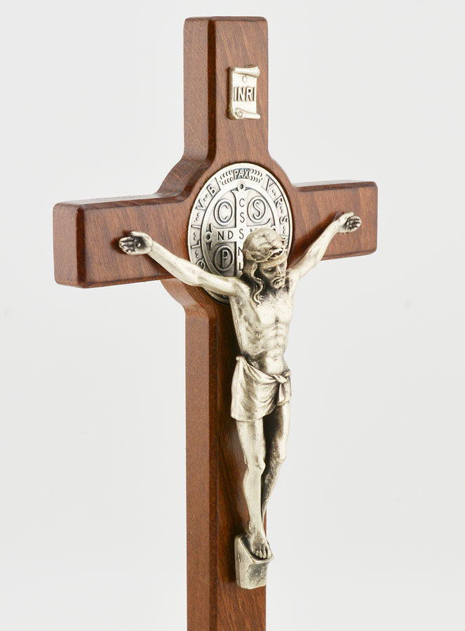 Crucifix Croix de Saint Benoit en Bois Foncé sur Socle - 21cm (pic 3)
